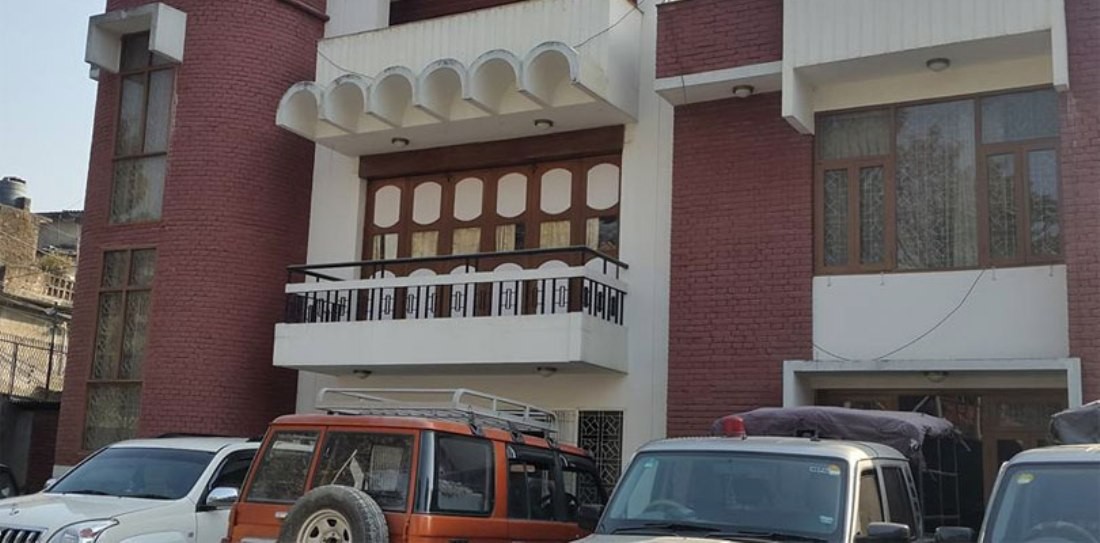 प्रचण्ड, नेपाल र श्रेष्ठबीच खुमलटारमा छलफल