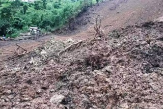 संखुवासभा पहिरो अपडेटः बेपत्ताहरुको उद्धारमा खटिएका एक जनाको मृत्यु
