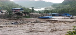बाढी र पहिरोबाट सिन्धुपाल्चोकमा ६७ र लमजुङमा १४० घरका परिवार विस्थापित