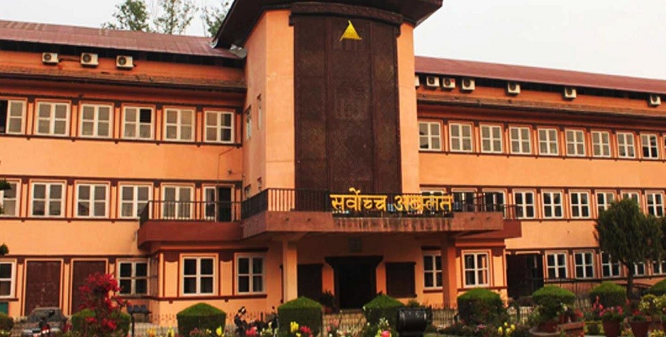 सर्वोच्चले भन्यो, 'प्रधानमन्त्रीले फेरि सपथ लिनु पर्दैन'
