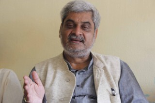 तीन महिनाभित्र सबैलाई कोरोना खोप लगाइन्छ : स्वास्थ्यमन्त्री त्रिपाठी