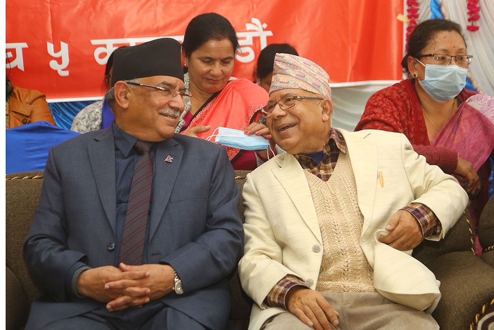 प्रचण्ड र माधव निर्वाचन आयोग जाँदै, ओलीनिकट बस्नेतले भेटे प्रमुख निर्वाचन आयुक्त