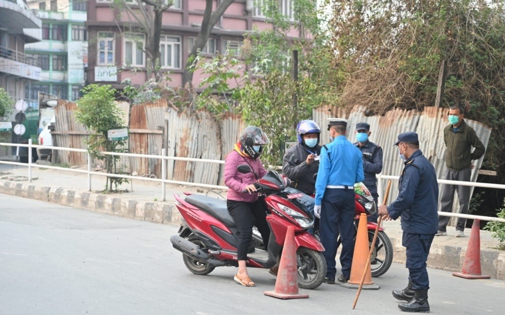 कोरोना रोकथामका लागि निषेधाज्ञा जारी गरिएका जिल्लाको संख्या ६० पुग्यो (सूचिसहित)