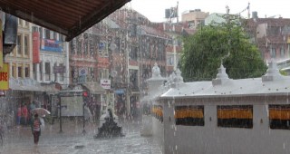 आज पहाडमा वर्षा, उच्च पहाडी र हिमाली भेगमा हिमपातकाे सम्भावना