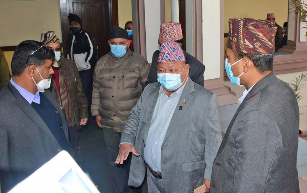 बतासले भाडामा लिएको धर्मशालाको मन्त्री आलेद्वारा निरीक्षण