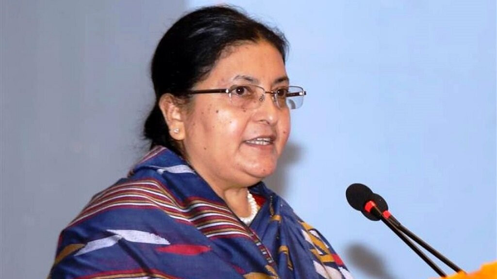 भोटो देखाउने कार्यक्रममा सरिक हुन जावलाखेल जाँदै राष्ट्रपति भण्डारी