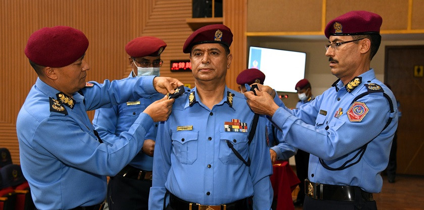 एआईजीमा बढुवा भएका सिंह, पन्त र धानुलाई दर्ज्यानी चिन्ह प्रदान