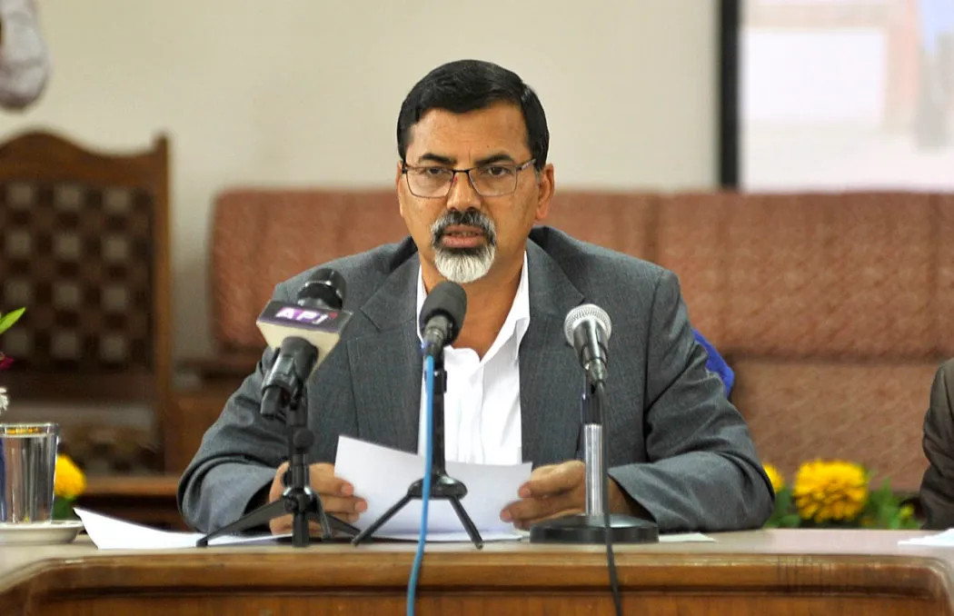 अर्थमन्त्रीमा शर्मालाई नियुक्त गर्ने तयारी, प्रधानमन्त्री भेट्न प्रचण्ड बालुवाटारमा