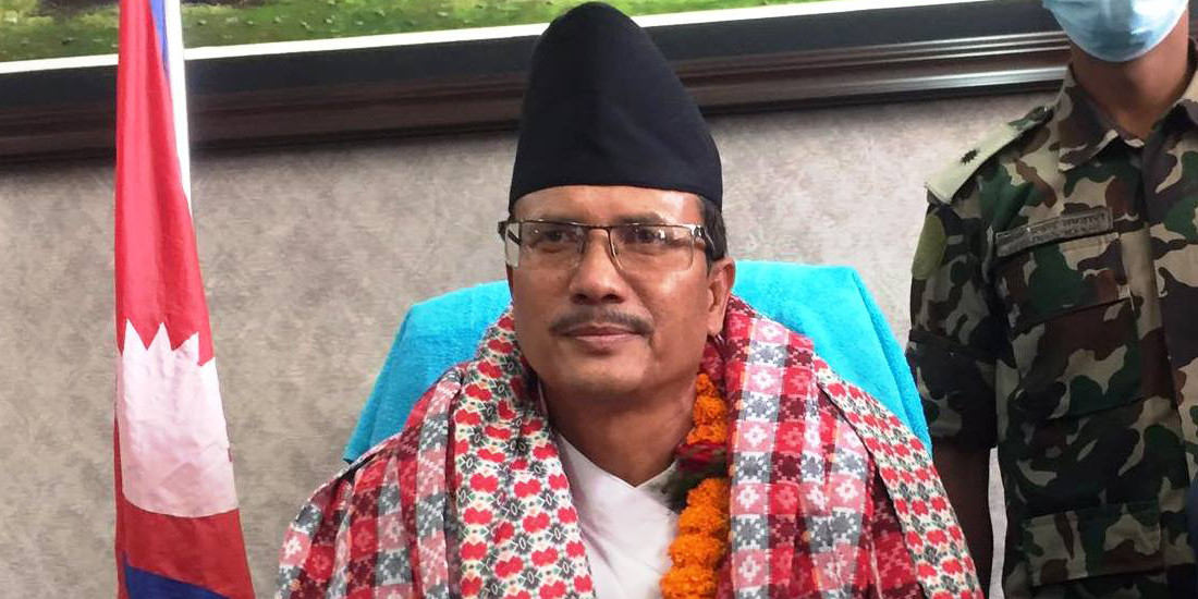 युवाहरु स्वदेशमा बस्नलाई लालायित हुन सकेनन् : मन्त्री कुँवर