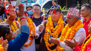 निर्वाचन जिताउनुस्,१० हजार युवालाई रोजगारी दिन्छुः उमेश श्रेष्ठ