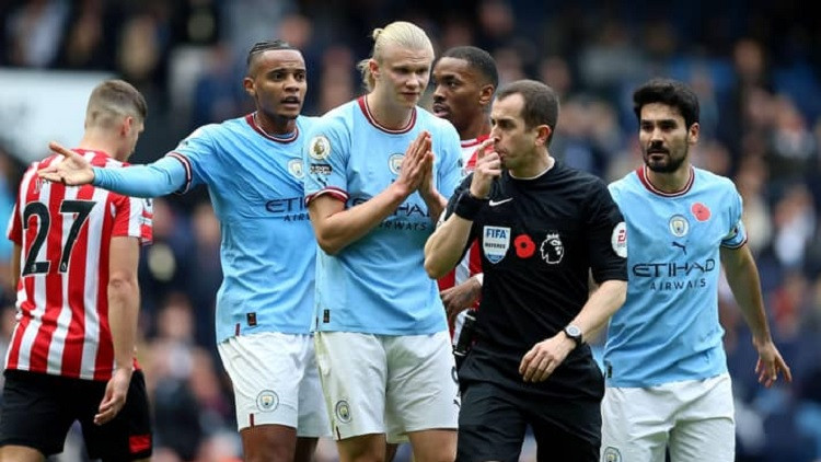 Southampton stun Manchester City