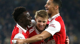 Arsenal beat Wolverhampton 2-0