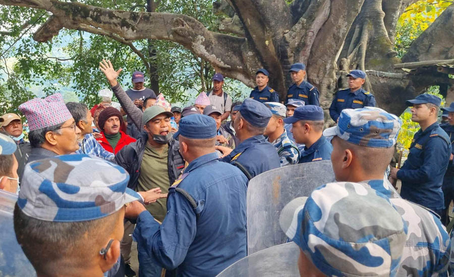 निर्वाचन बहिष्कार गर्ने नेकपा मशालका १३ कार्यकर्ता बागलुङको कुश्मिसेराबाट पक्राउ