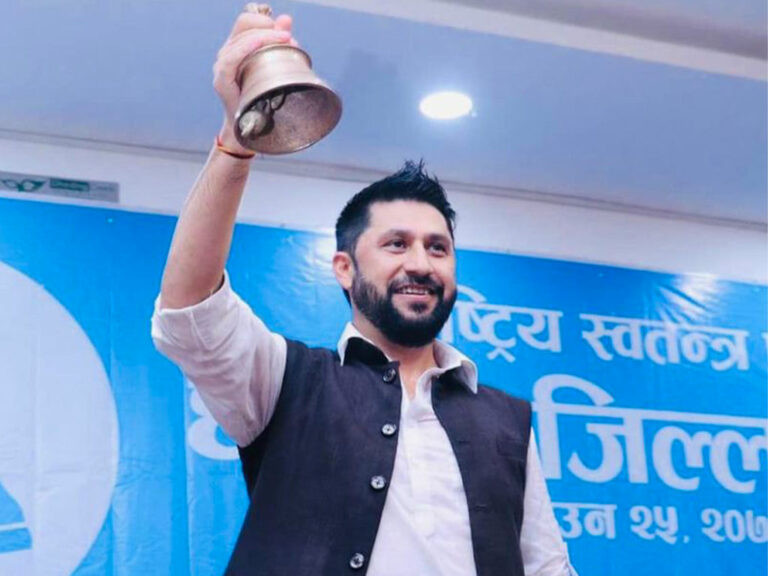 रवि लामिछानेविरुद्ध निर्वाचन अधिकृतको कार्यालयमा उजुरी